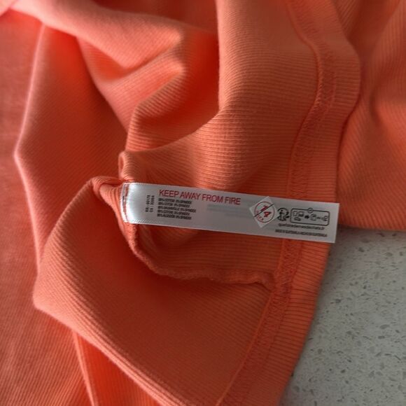 NWOT Free People Flow State Layer Hip Length Workout Slouchy Long Sleeves S - Picture 11 of 12